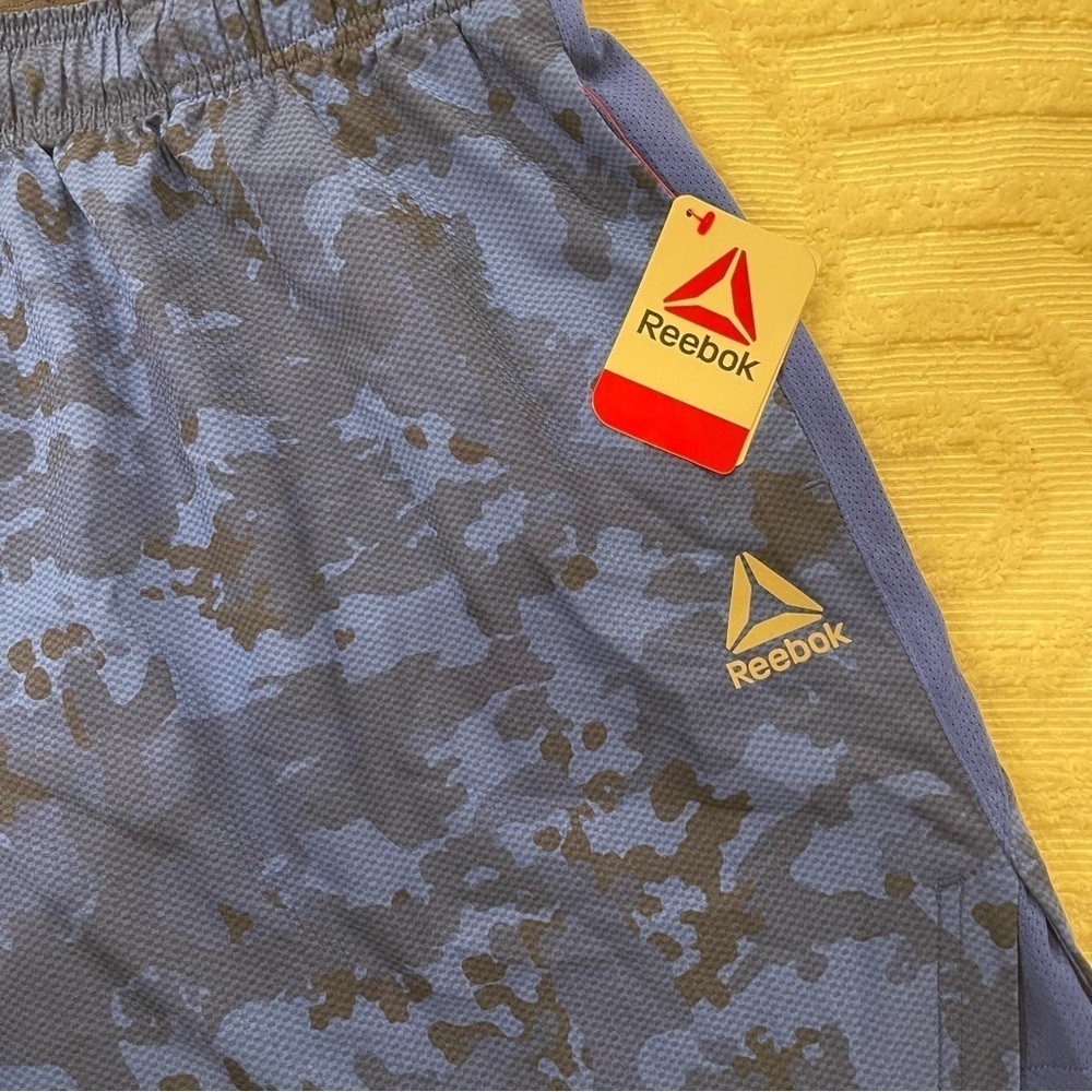 Adidas sports shots new with tags size XL - Picture 7 of 7